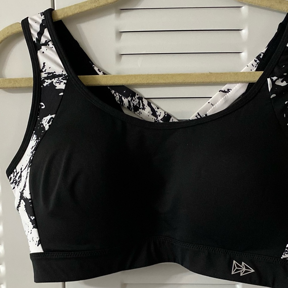 Yvette Bra, Sports Bra, Sz 40D, Geometric, Cut out, Crisscross, Timeless, NWOT - Picture 3 of 13